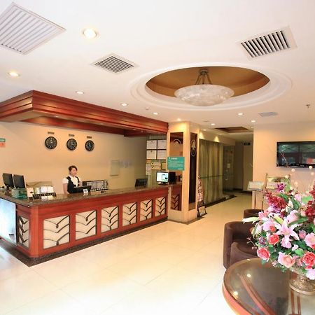 Greentree Inn Shanghai Dongming Road Subway Station Express Hotel Екстериор снимка
