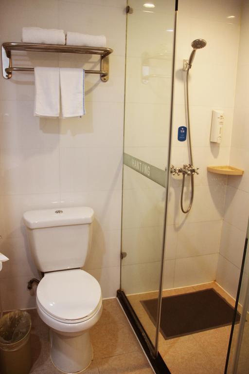 Greentree Inn Shanghai Dongming Road Subway Station Express Hotel Екстериор снимка