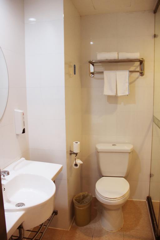Greentree Inn Shanghai Dongming Road Subway Station Express Hotel Екстериор снимка