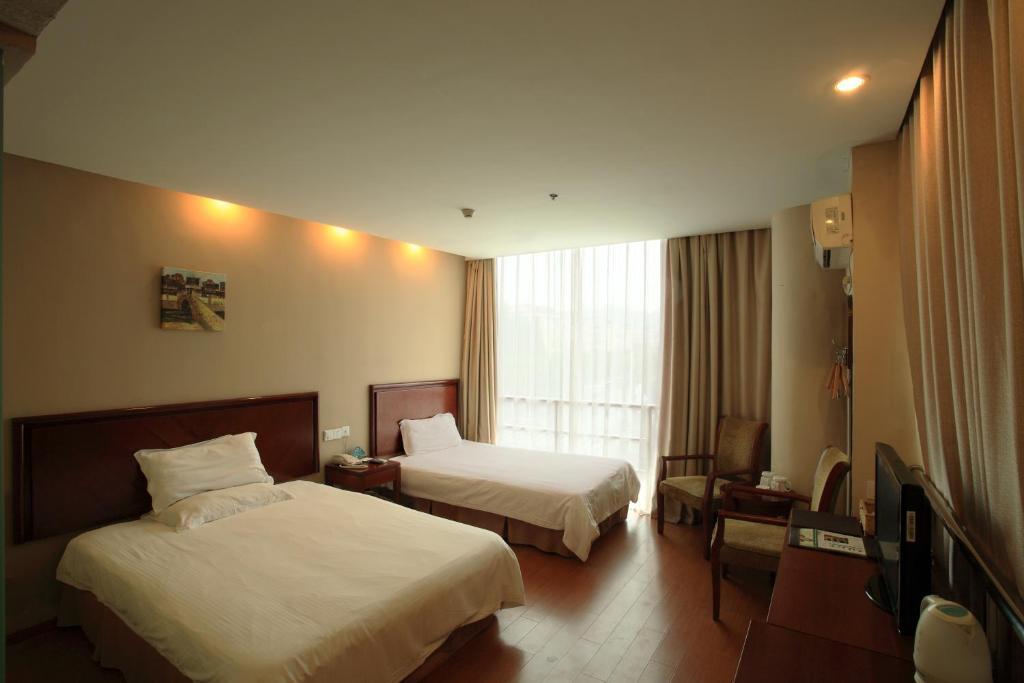 Greentree Inn Shanghai Dongming Road Subway Station Express Hotel Стая снимка