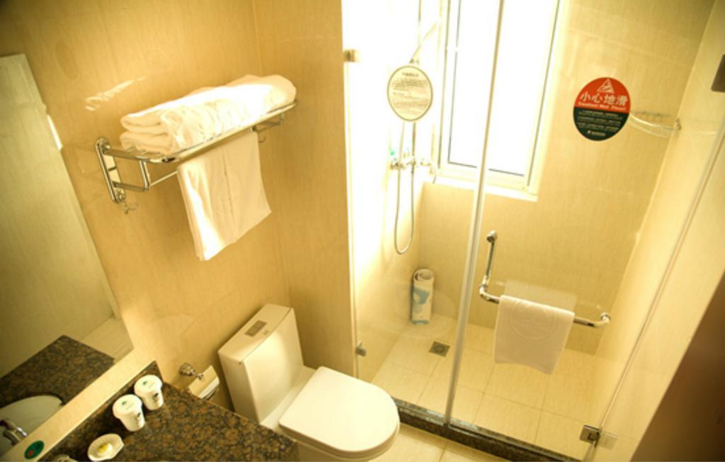 Greentree Inn Shanghai Dongming Road Subway Station Express Hotel Екстериор снимка