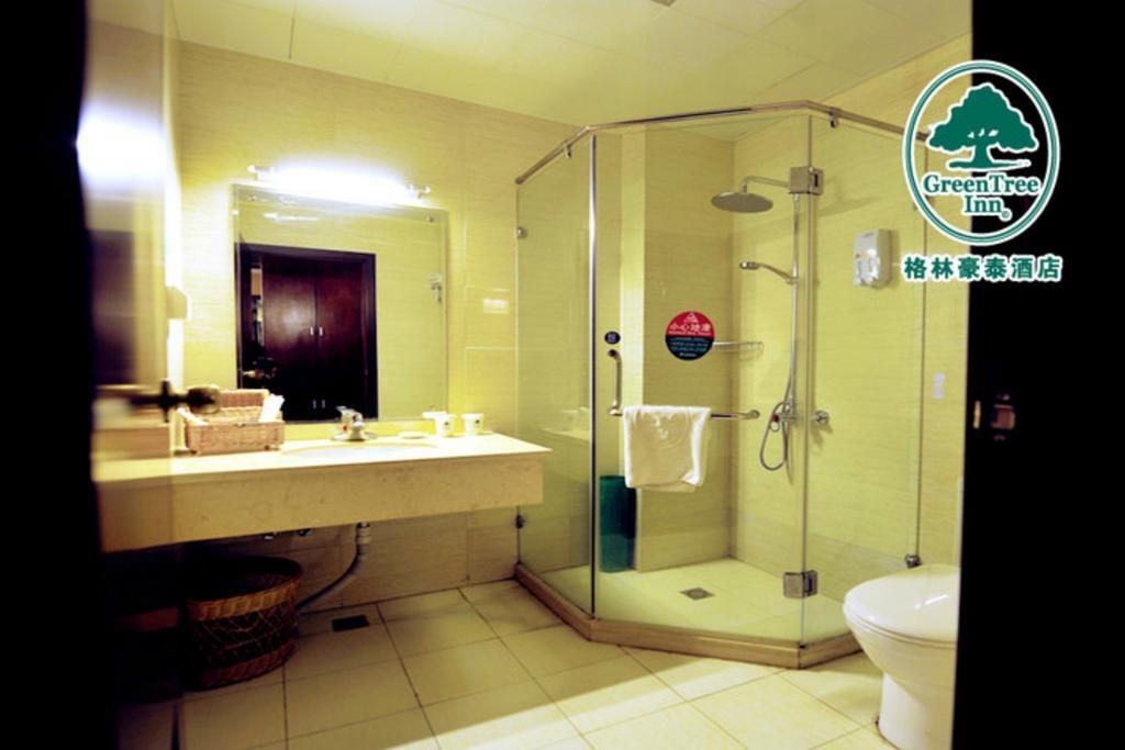 Greentree Inn Shanghai Dongming Road Subway Station Express Hotel Екстериор снимка