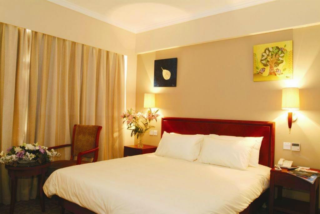 Greentree Inn Shanghai Dongming Road Subway Station Express Hotel Екстериор снимка
