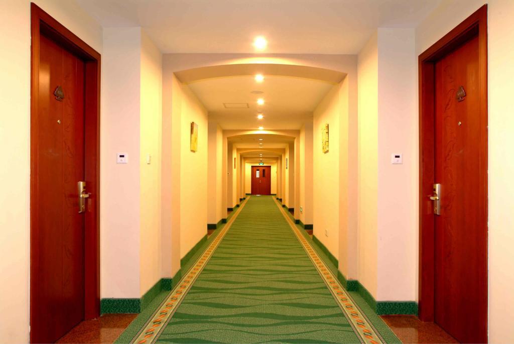 Greentree Inn Shanghai Dongming Road Subway Station Express Hotel Екстериор снимка