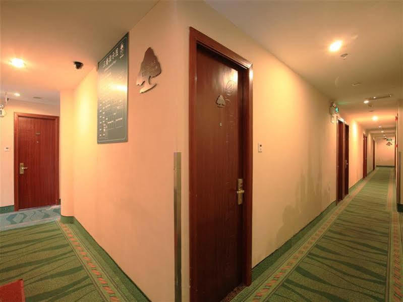 Greentree Inn Shanghai Dongming Road Subway Station Express Hotel Екстериор снимка