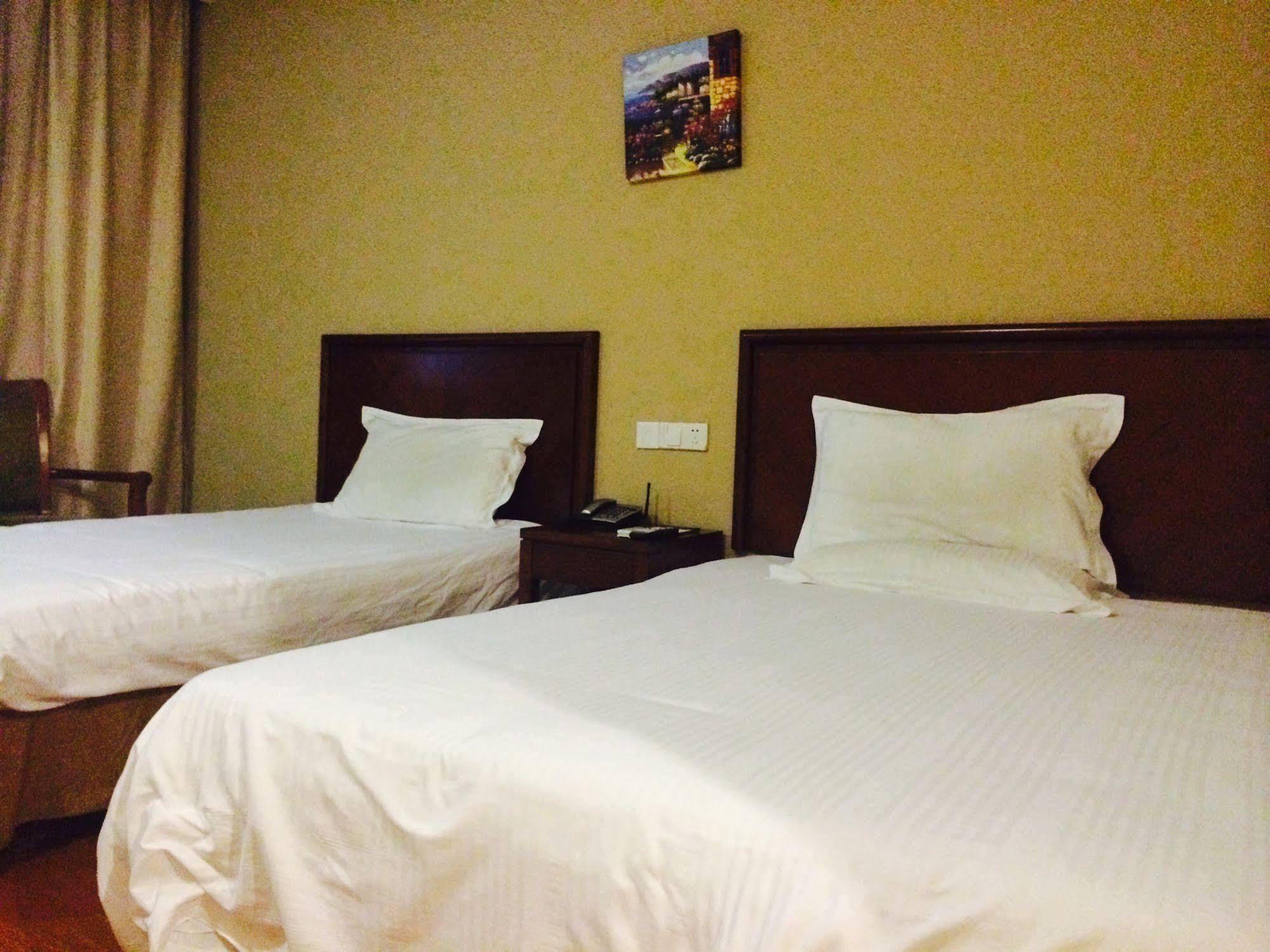 Greentree Inn Shanghai Dongming Road Subway Station Express Hotel Екстериор снимка